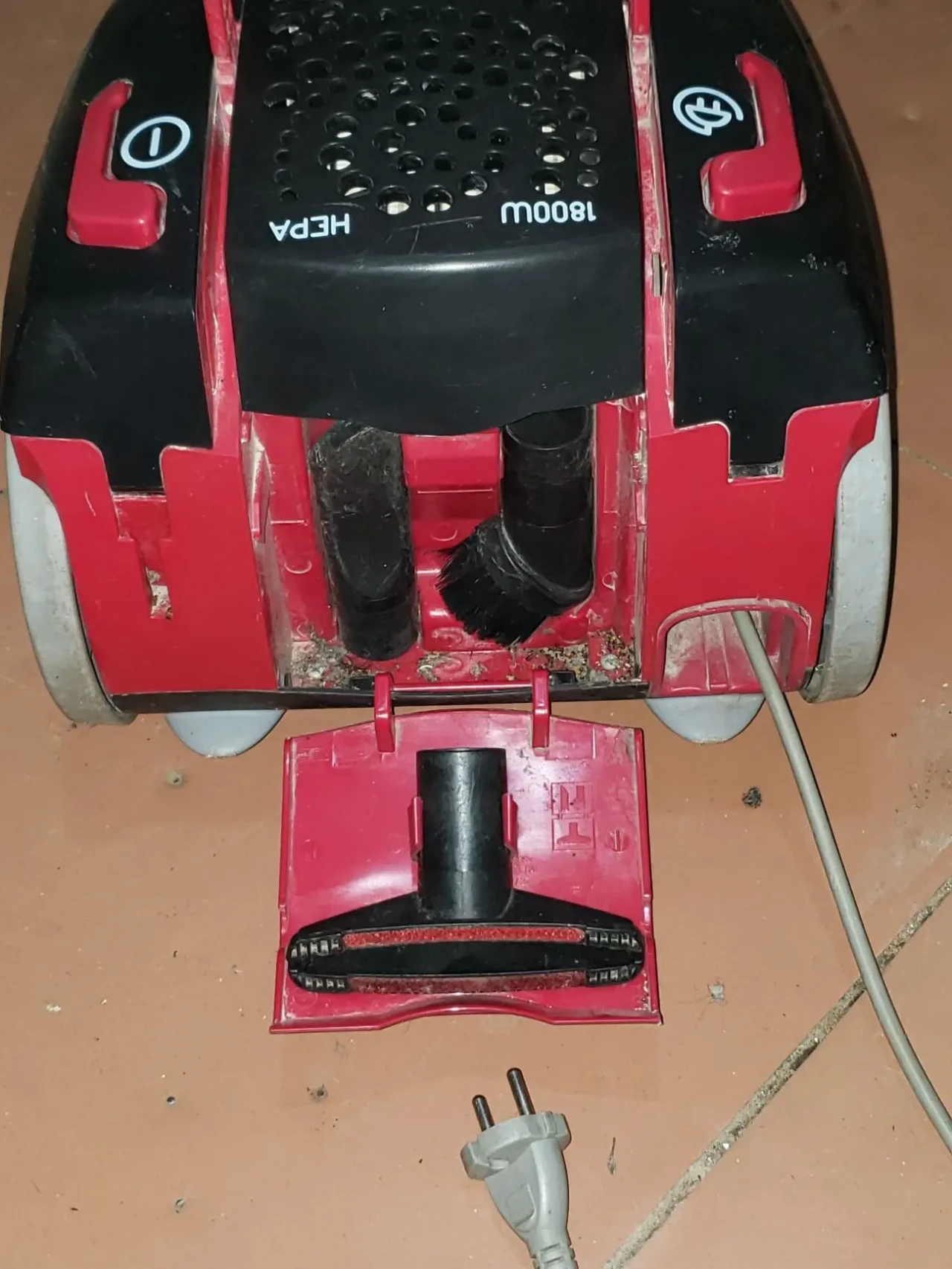 Пылесос Zelmer 1800 Ватт. 3