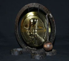 Антикварный латунный обеденный гонг.