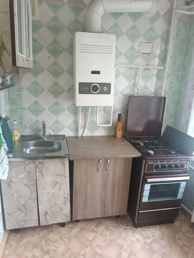 здається 2 кімнатна квартира 10