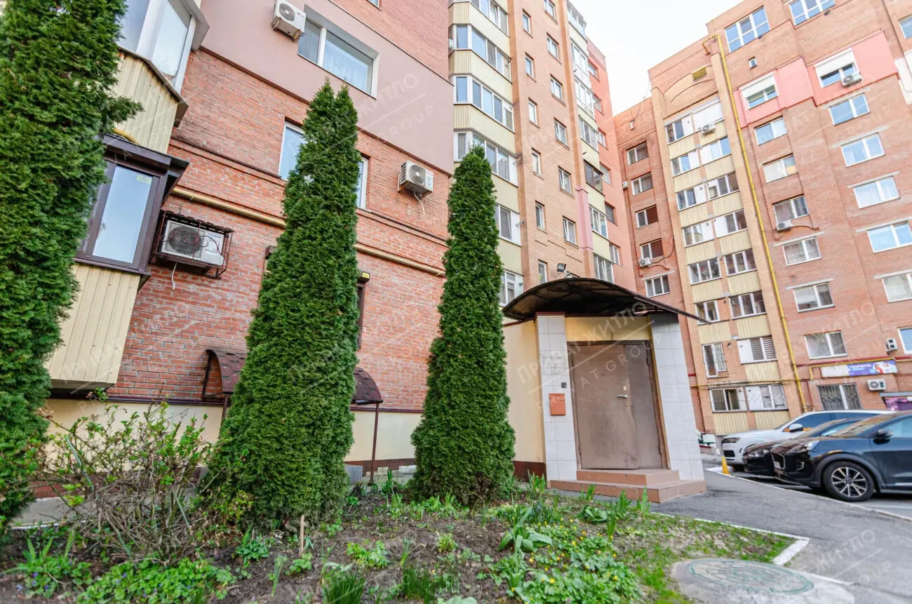 Комерційне приміщення в центрі міста навпроти Листопада 3