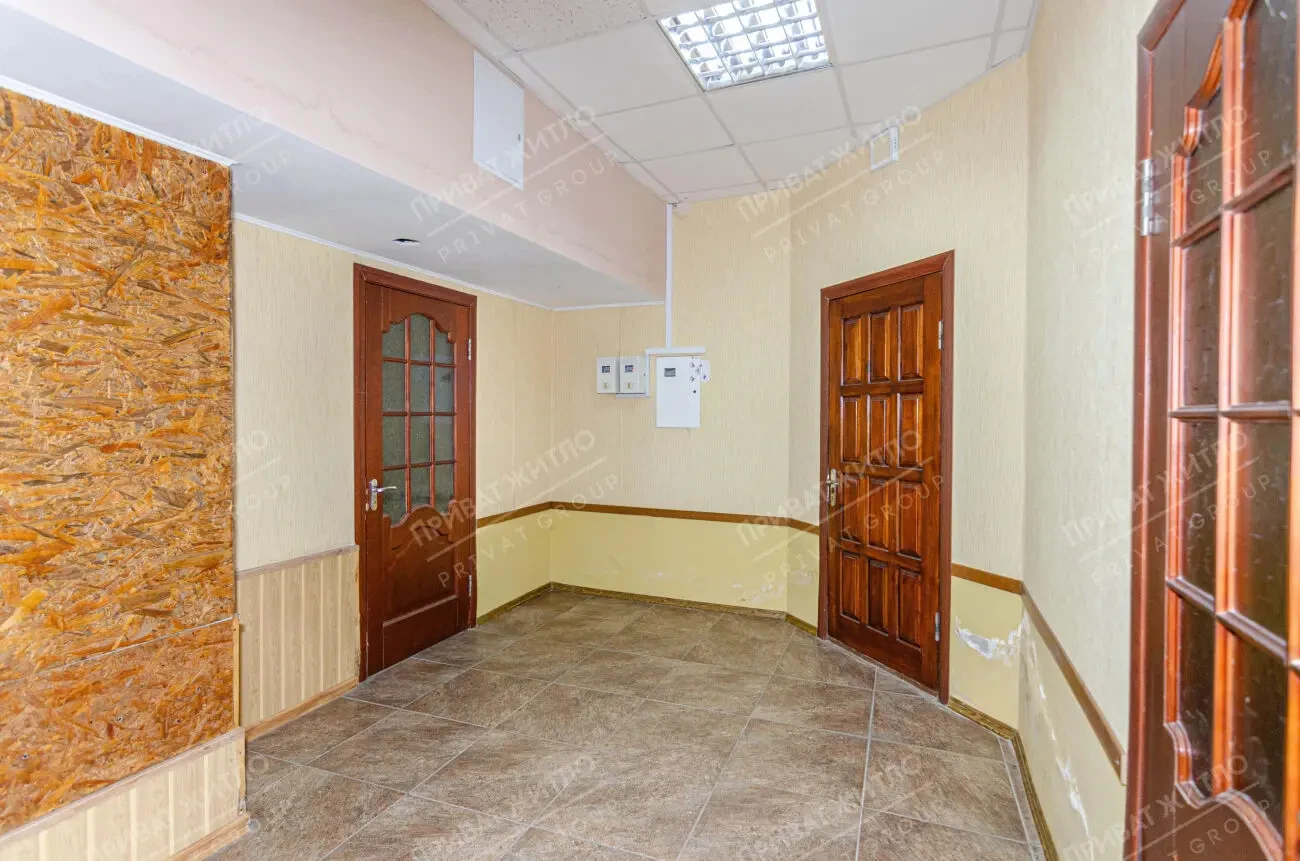 Комерційне приміщення в центрі міста навпроти Листопада 8