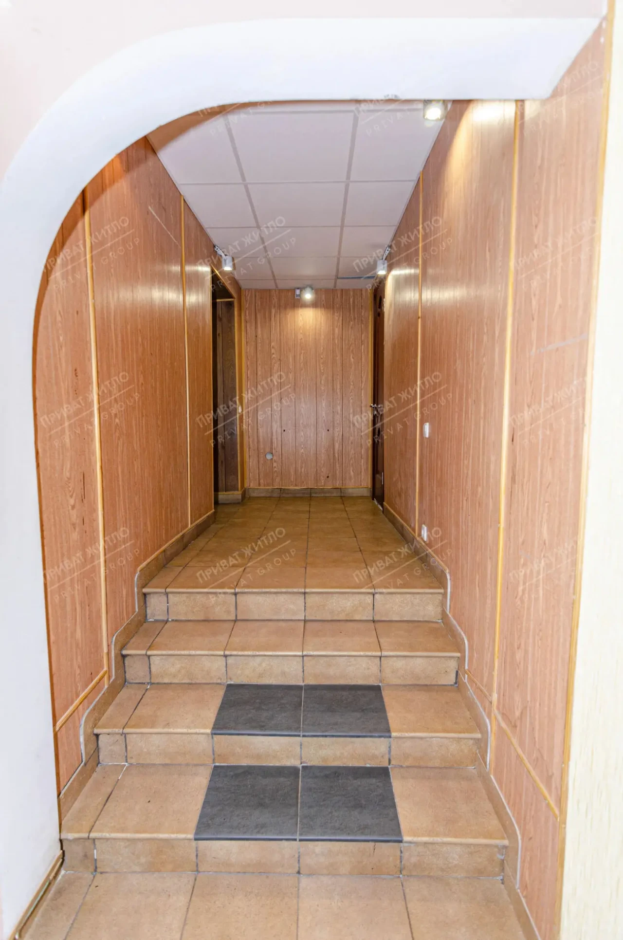 Комерційне приміщення в центрі міста навпроти Листопада 7