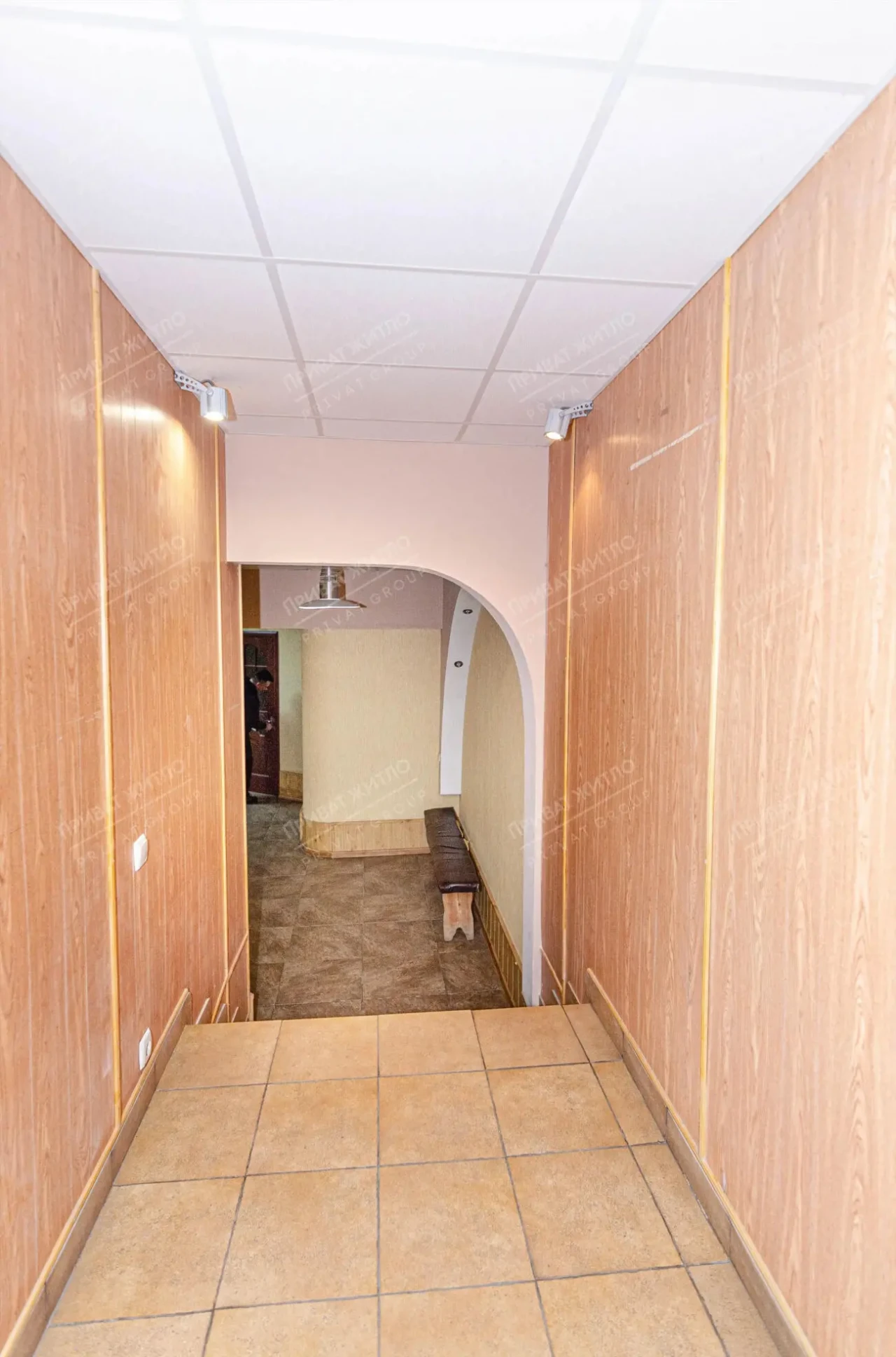 Комерційне приміщення в центрі міста навпроти Листопада 6