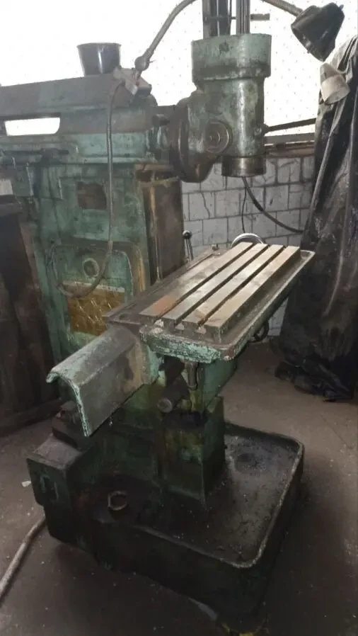 Фрезерний універсальний верстат 675п 3