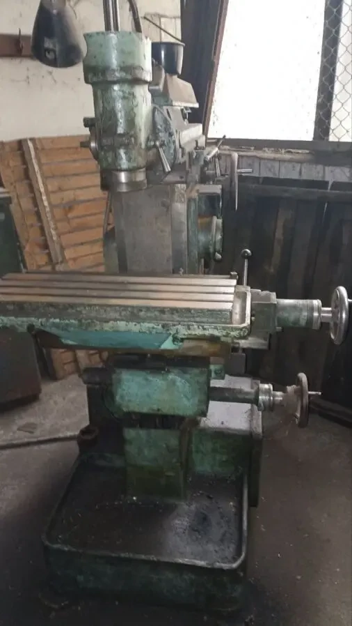 Фрезерний універсальний верстат 675п 2