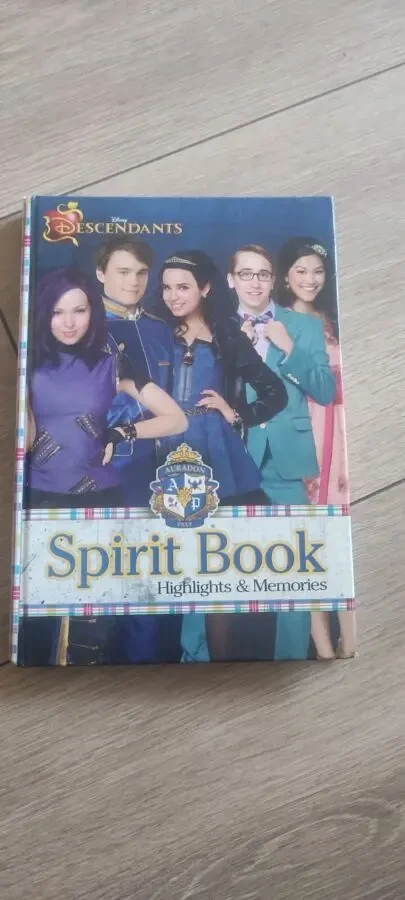 Spirit Book Highlights  Memories Disney Descendants
