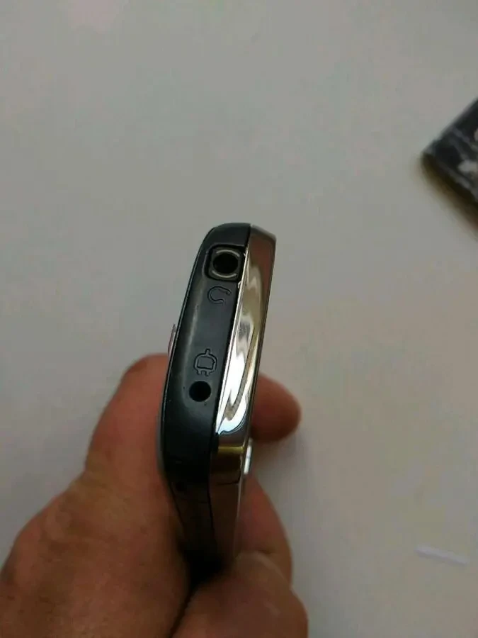 Nokia 2730c-1 10