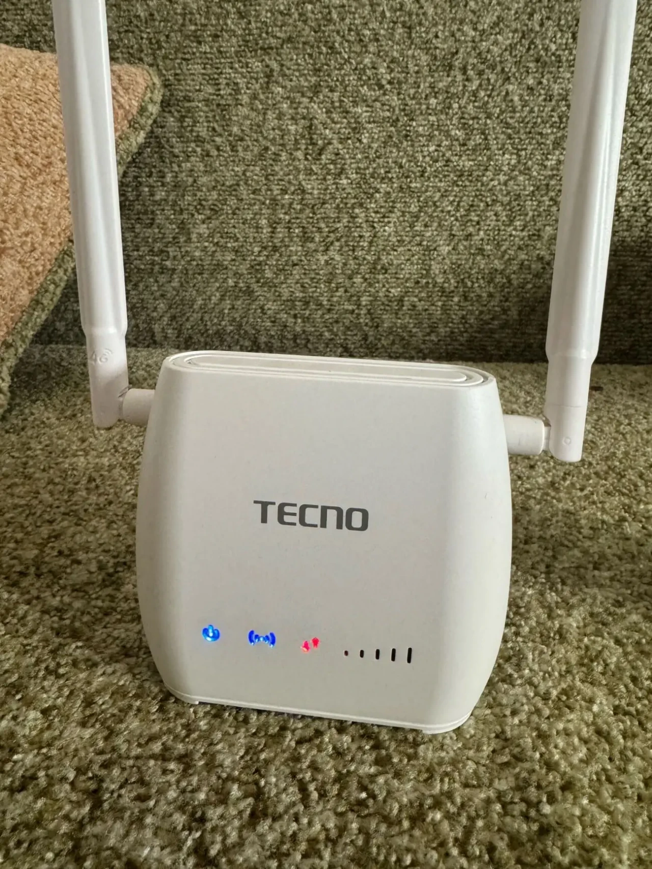 4G LTE Wi-Fi роутер Tecno TR210 5