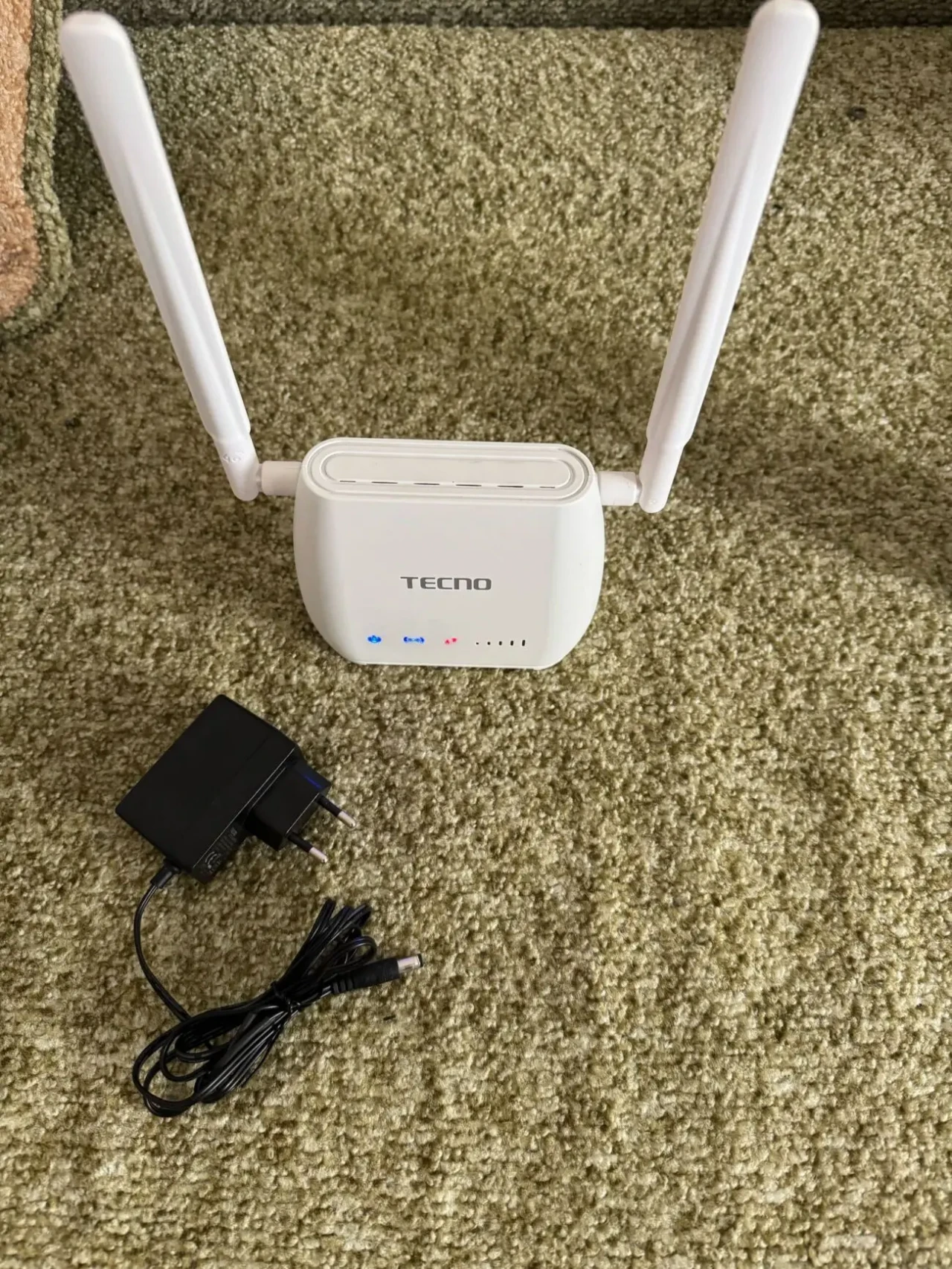 4G LTE Wi-Fi роутер Tecno TR210