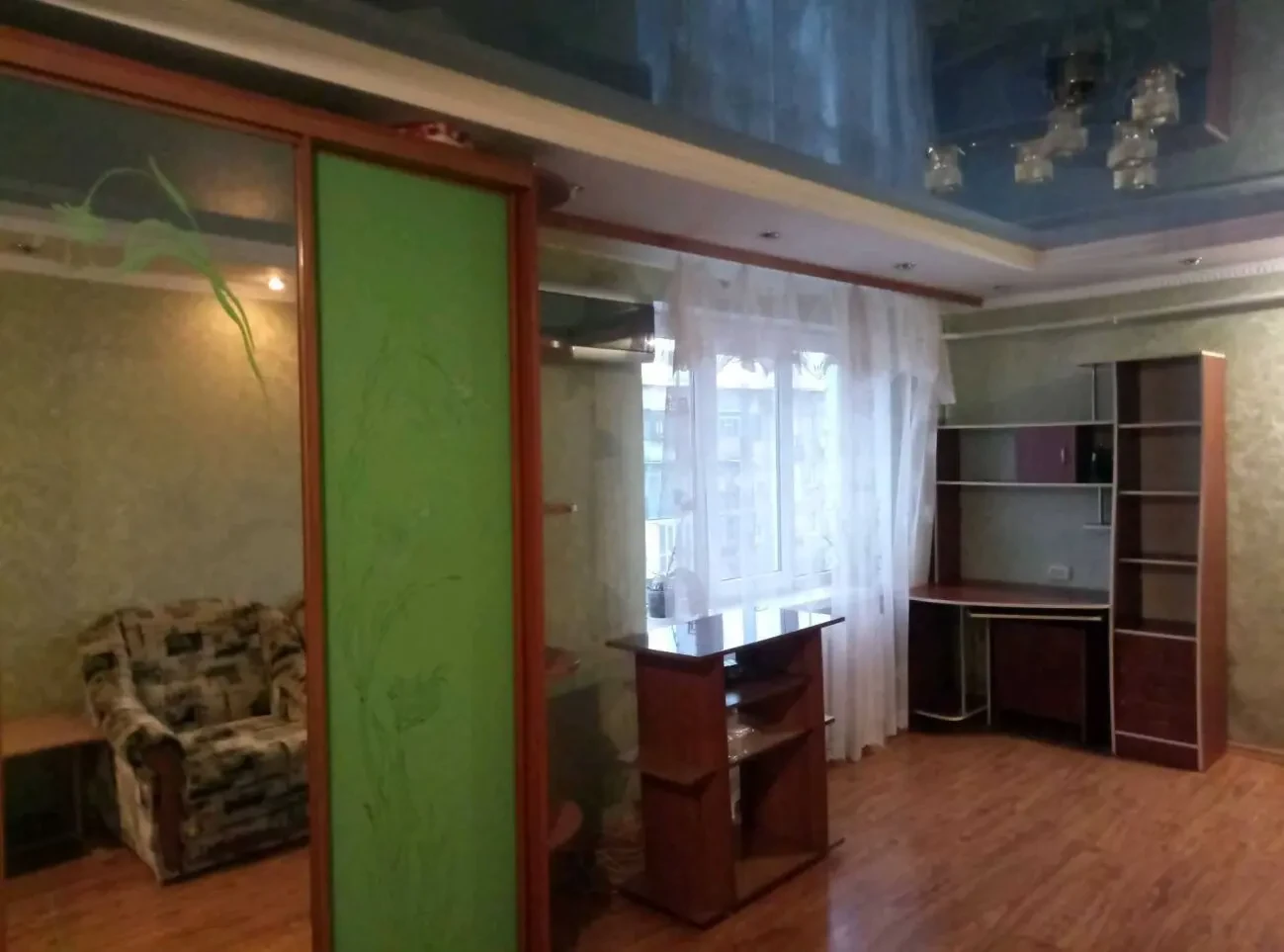 Сдам однокімнатну проспект Соборності 7
