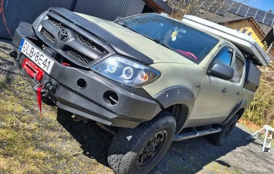 продам toyota hilux для військових 2