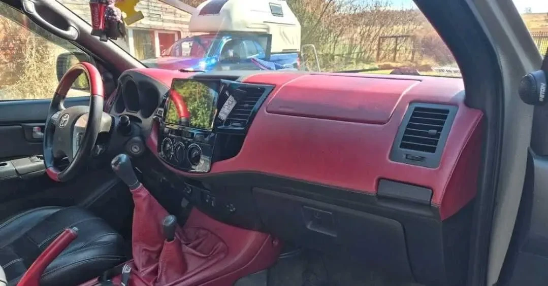 продам toyota hilux для військових 7