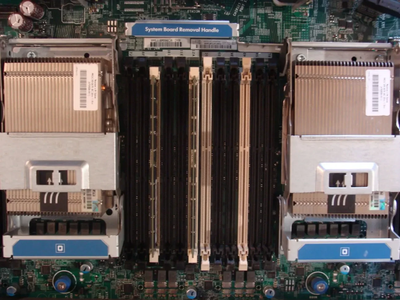 Cepвep HP ProLiant DLЗ80p Gen8 6