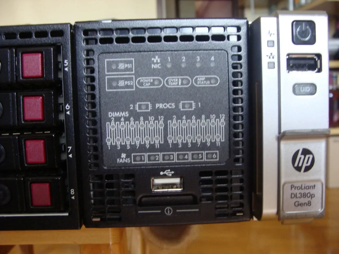 Cepвep HP ProLiant DLЗ80p Gen8