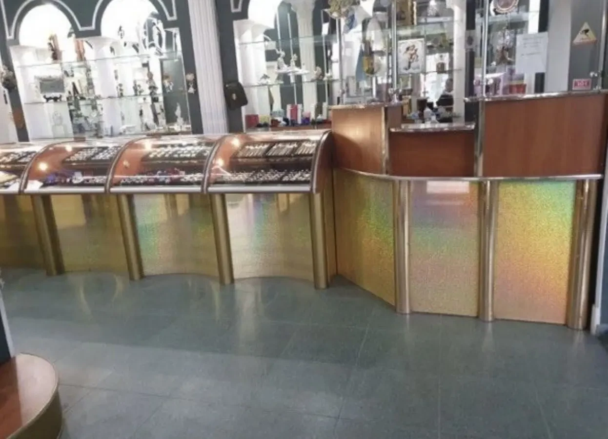Вишукані меблі для магазину або шоуруму