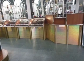 Вишукані меблі для магазину або шоуруму
