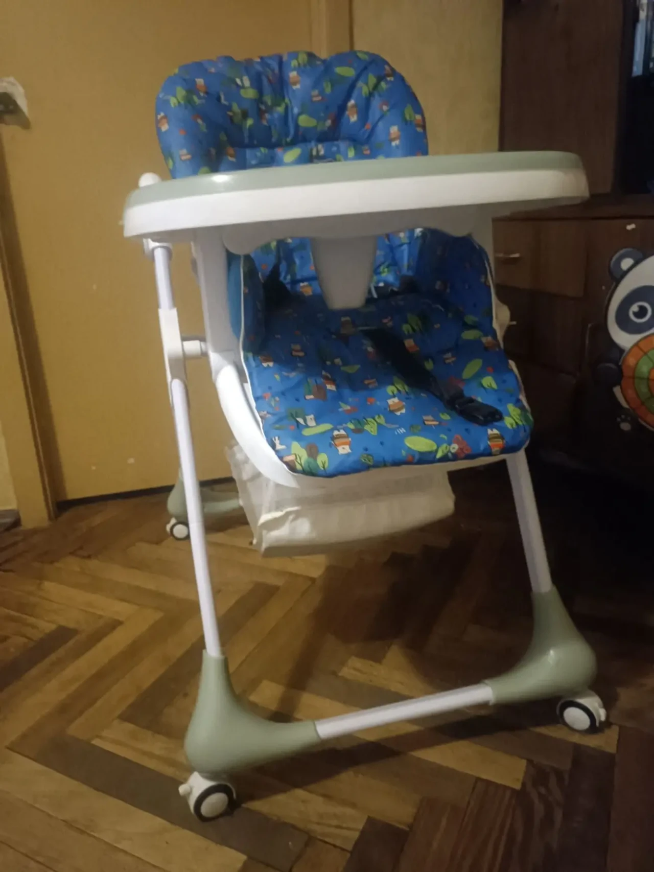 Продам дитяче крісло для годування 3