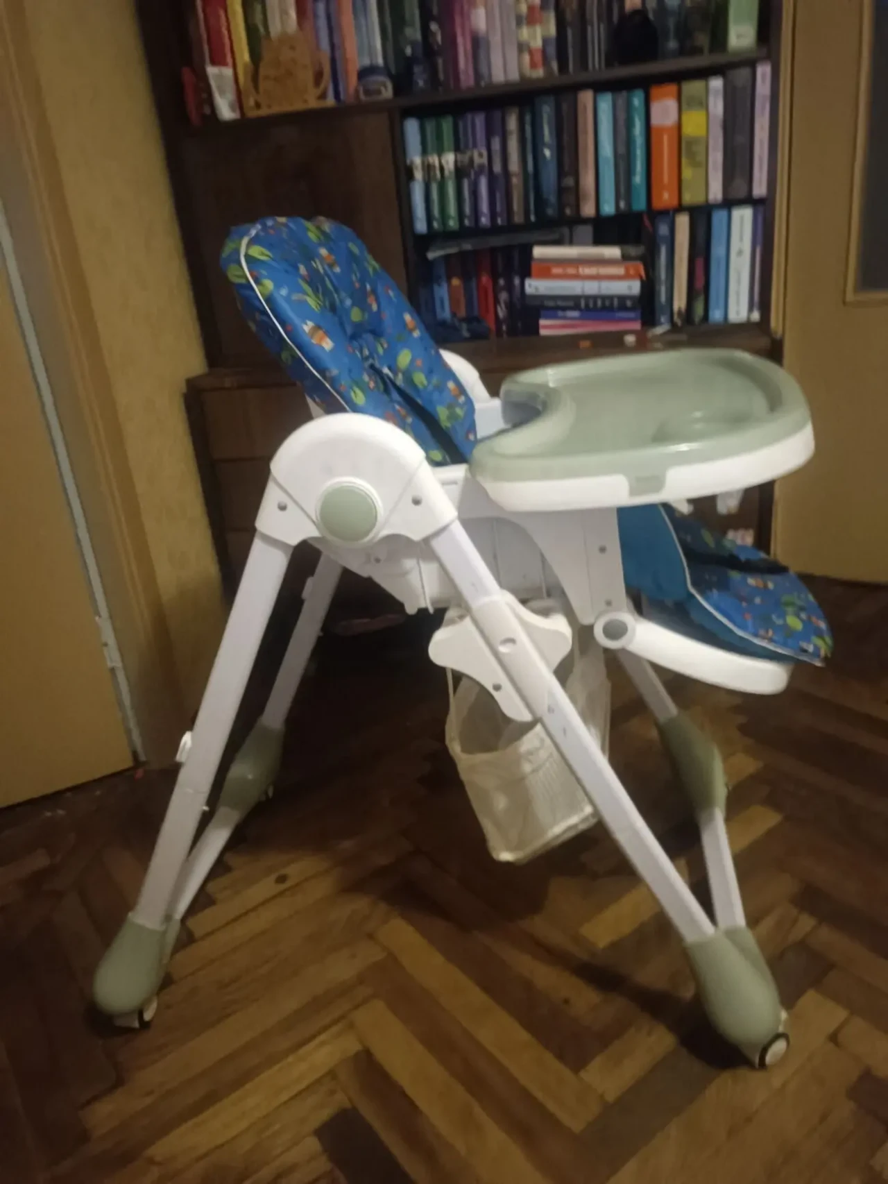 Продам дитяче крісло для годування 4