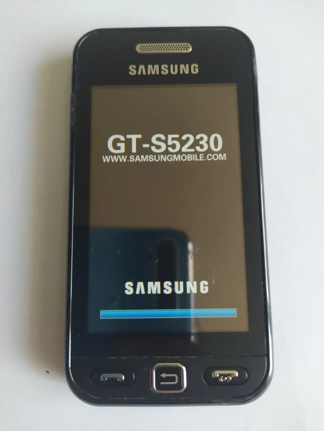 Телефон Samsung GT-S5230