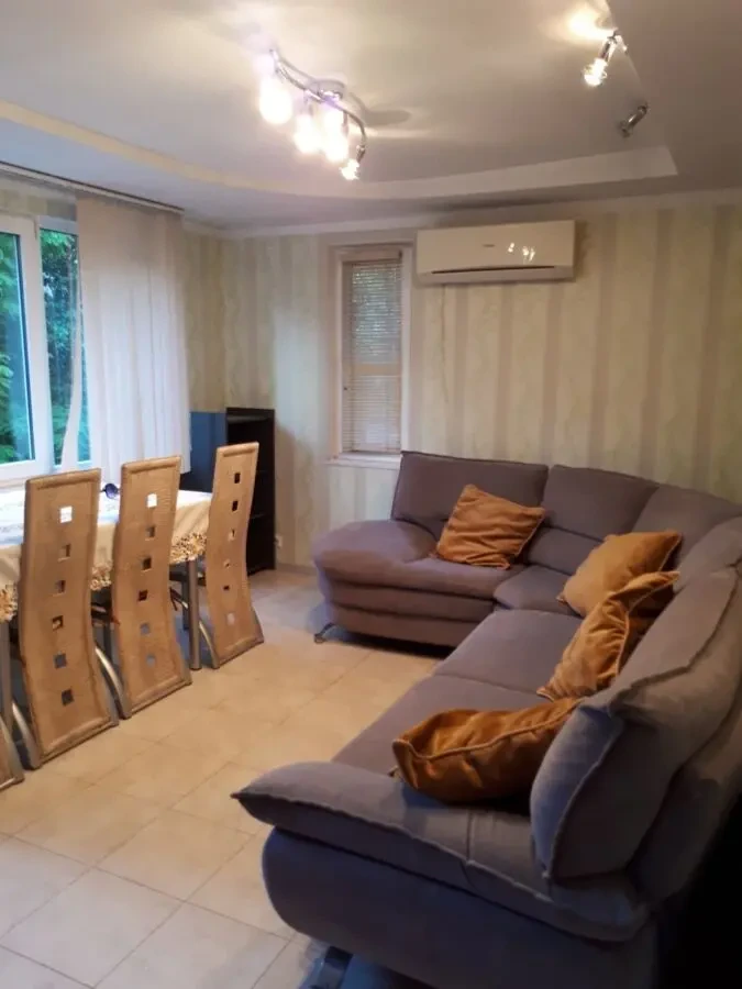 Продам квартиру на Бочарова Гос.програми 2