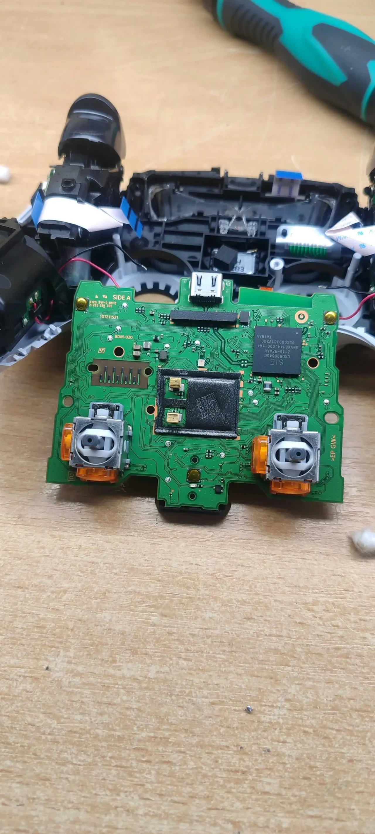 ремонт геймпадо, замена стиков, дрифт, dualsens dualshok xbox 2