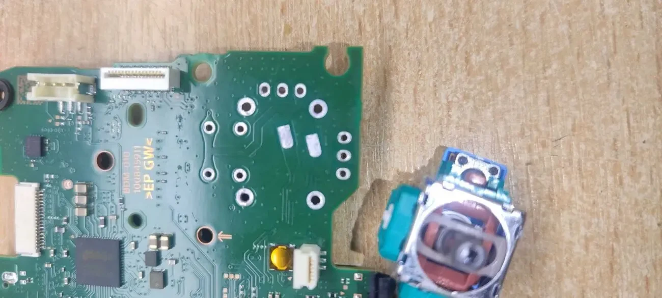 ремонт геймпадо, замена стиков, дрифт, dualsens dualshok xbox 5
