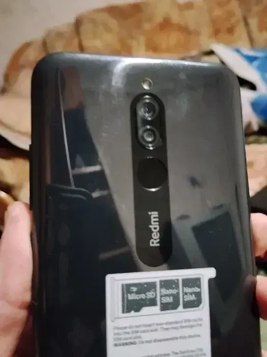 Xiaomi 8 4/64 с чехлом 7