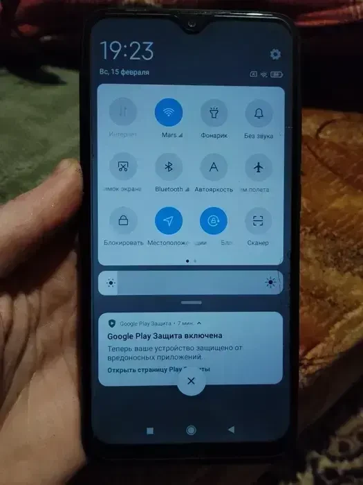 Xiaomi 8 4/64 с чехлом 5