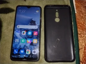 Xiaomi 8 4/64 с чехлом