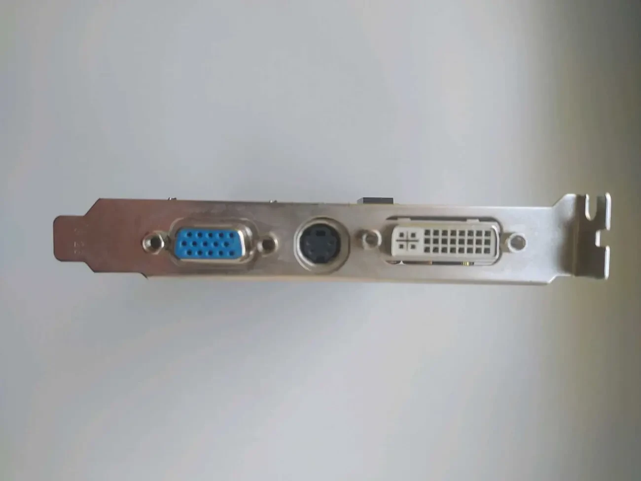 Відеокарта Inno3D FX5200-8X 9
