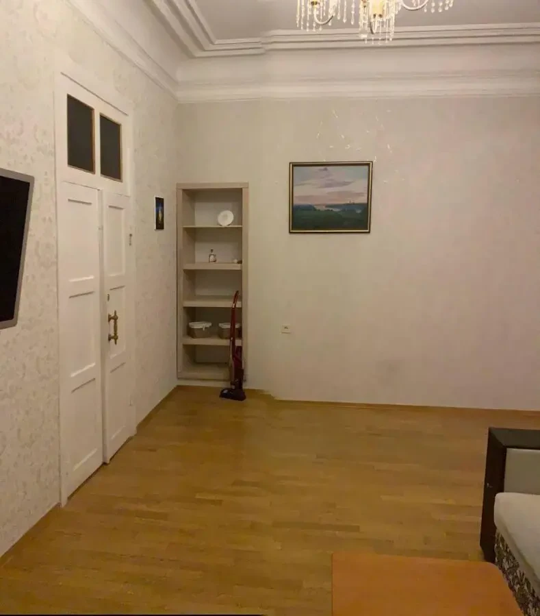 Продам 3к квартиру в центре. 2