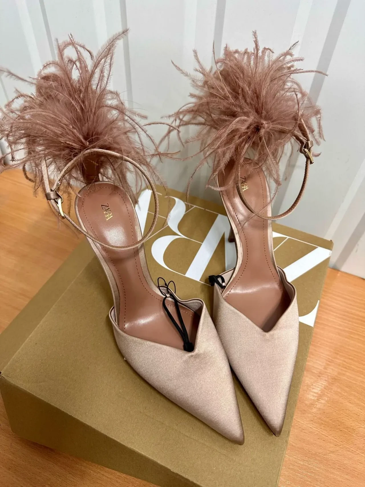 Туфлі Zara з пір’ям 7