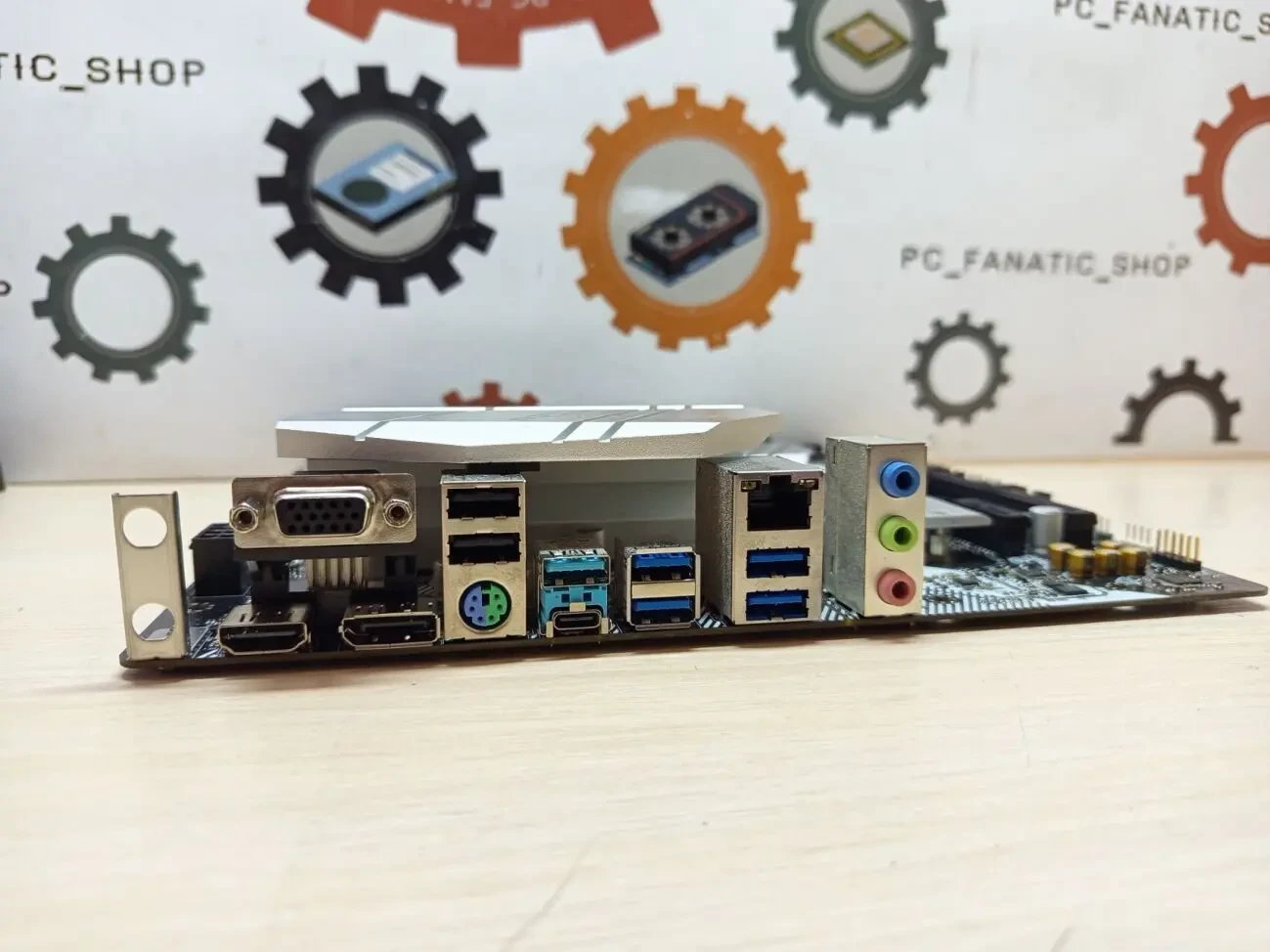 Материнська плата ASRock B550M Pro4 (sAM4, AMD B550, PCI-Ex16) 3