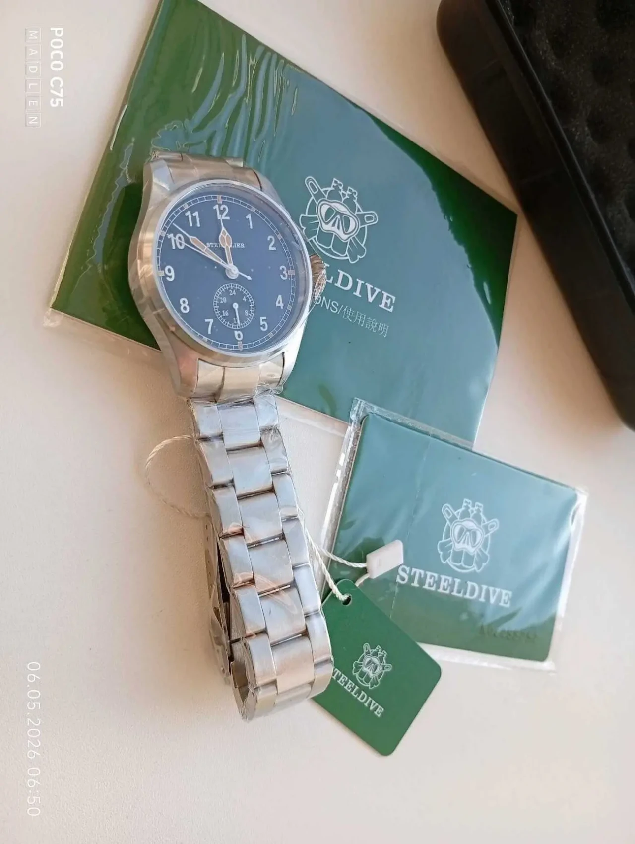 Steelflier VH60 Quartz Field Watch SF746 3