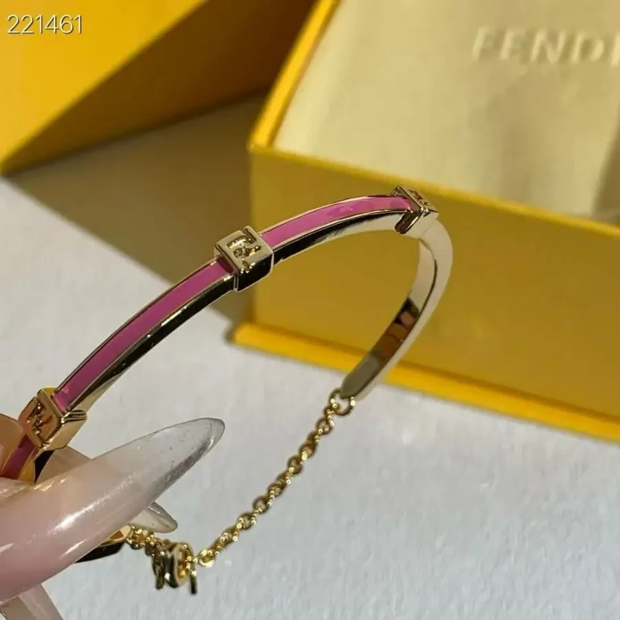 Каблучка Fendi 7