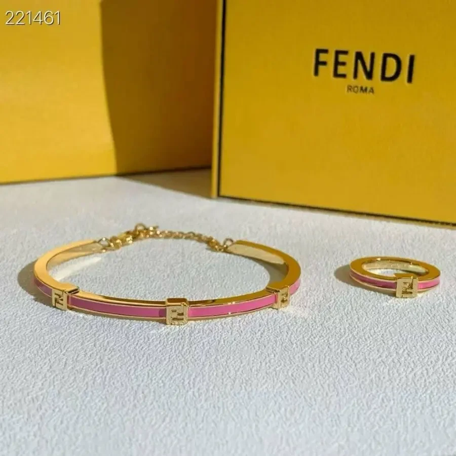 Каблучка Fendi 8
