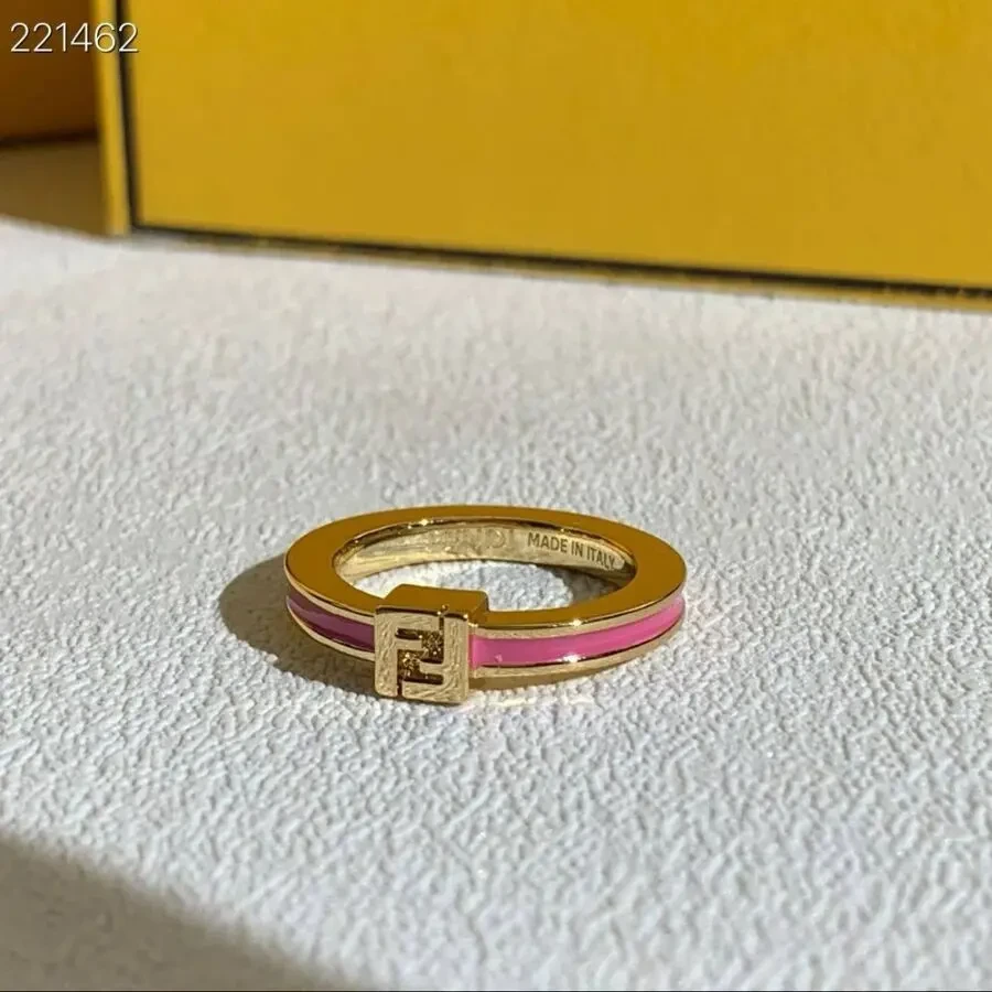 Каблучка Fendi