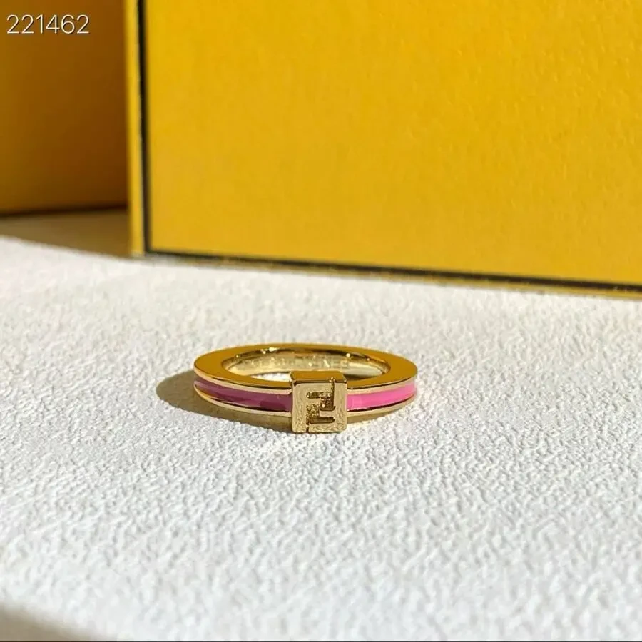 Каблучка Fendi 5