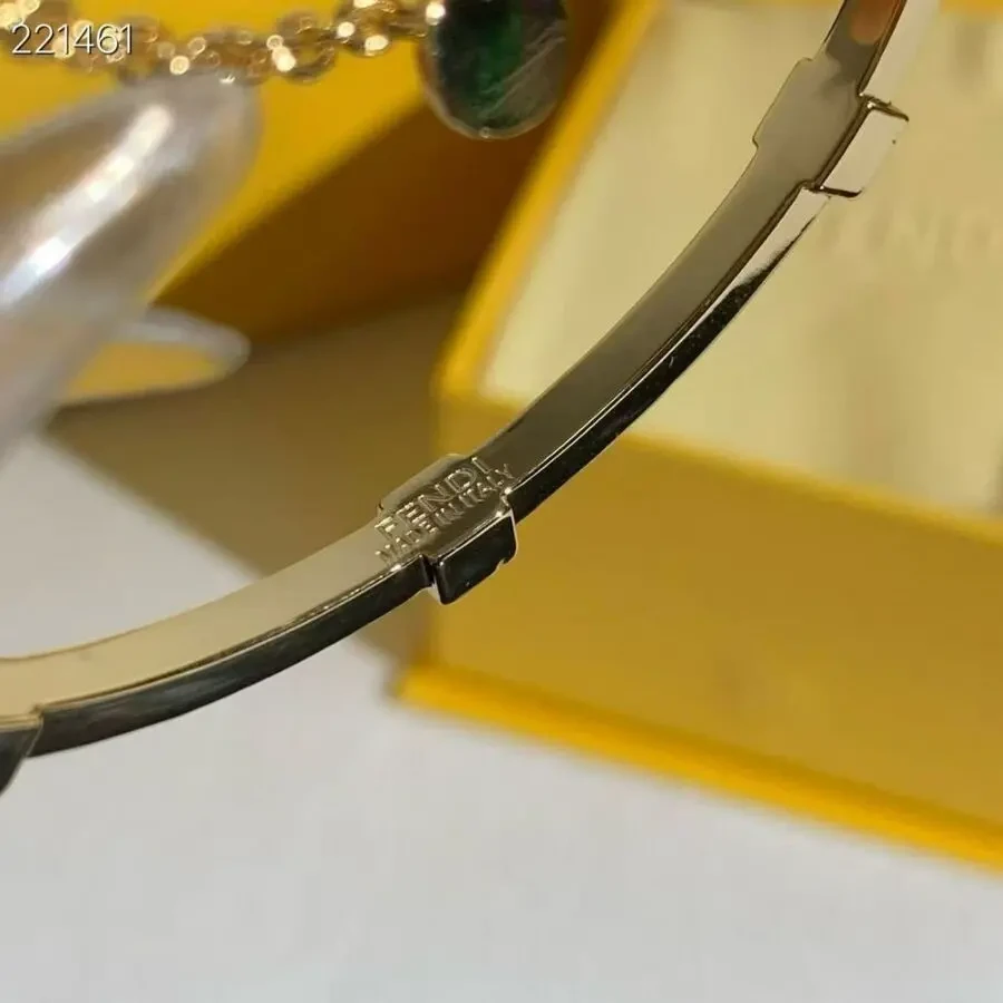 Каблучка Fendi 10