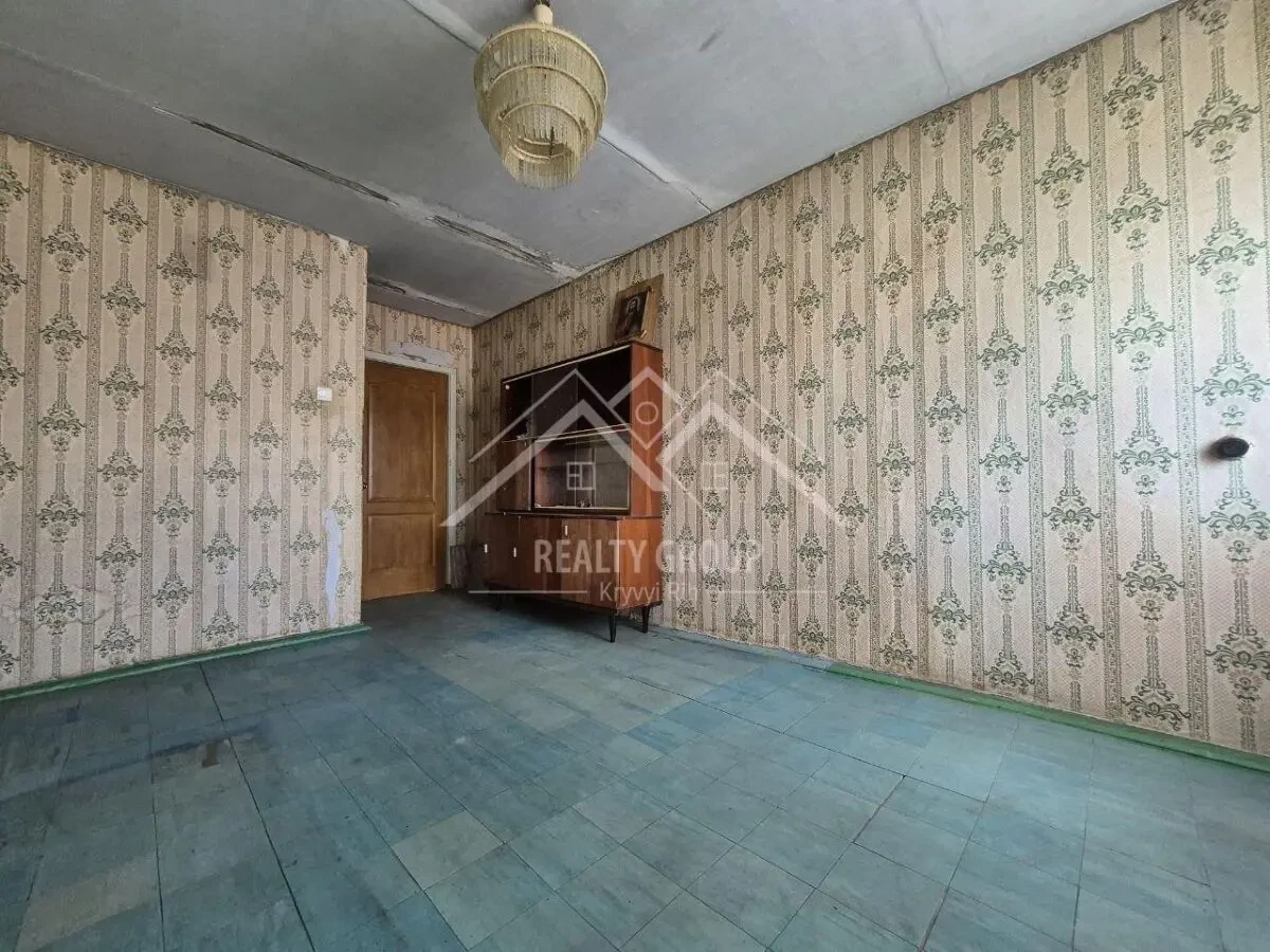 Продаж 3к квартири по вул. Українська 6