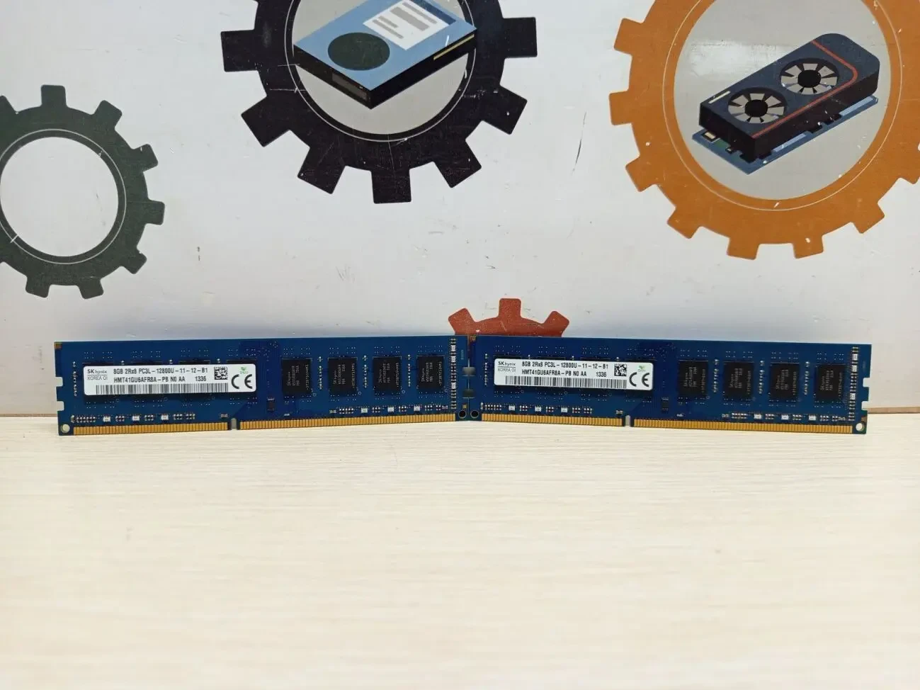 Оперативна пам'ять Hynix DDR3 1600MHz 8Gb 2Rx8 PC3L-12800U-11-12-B1