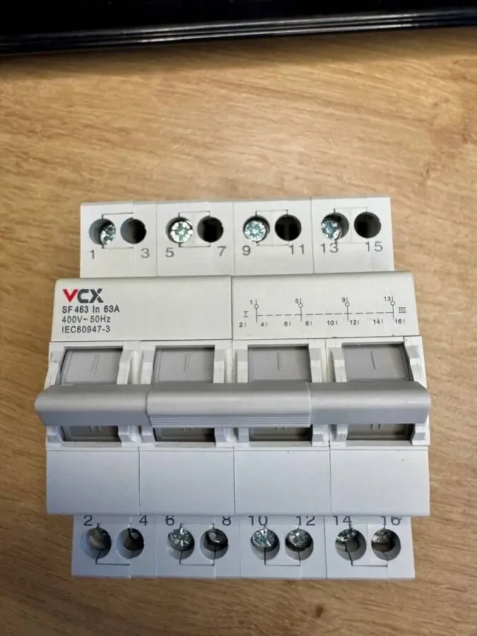 Перекидний рубильник для генератора VCX SF46 , перемикач резерву 6