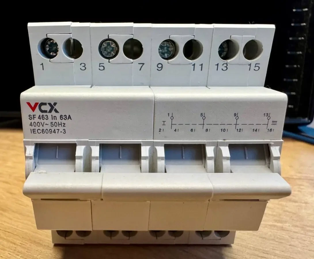 Перекидний рубильник для генератора VCX SF46 , перемикач резерву