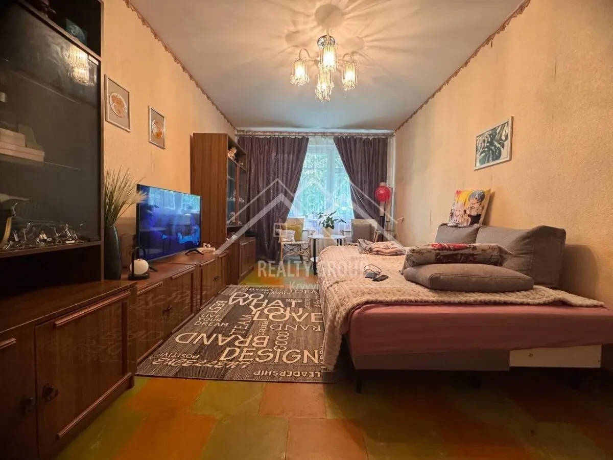 Продається світла та простора 3-к кв по вул. Співдружності 32 7