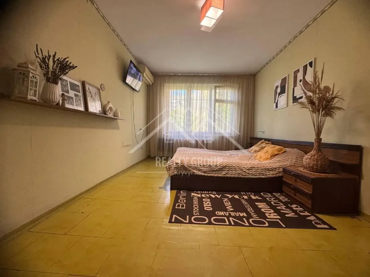 Продається світла та простора 3-к кв по вул. Співдружності 32