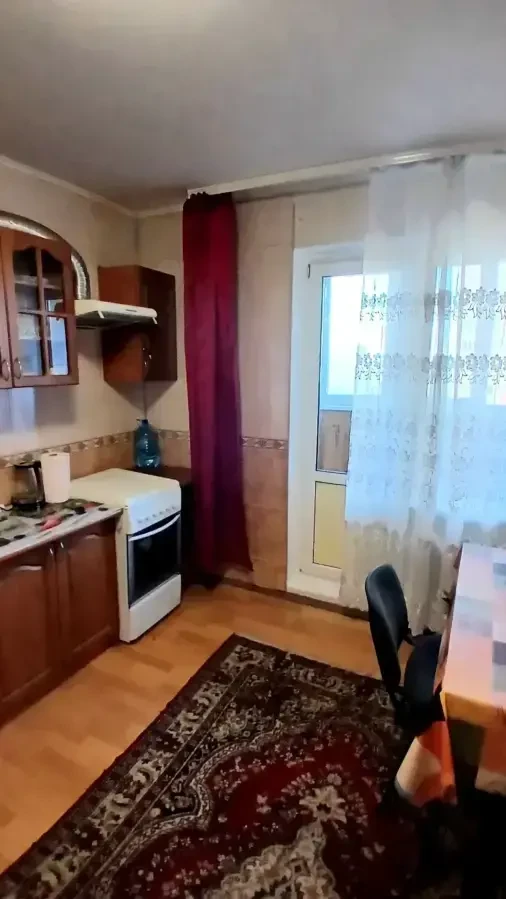Оренда 1-к Милославська, 12 5