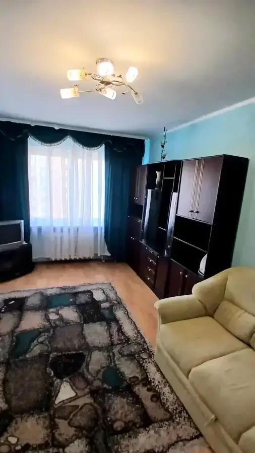 Оренда 1-к Милославська, 12 4
