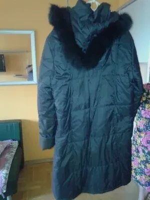Жіноча зимова куртка на синтепоні з хутряним капюшоном 2