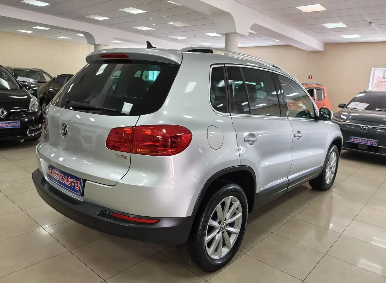 Volkswagen Tiguan Limited 2.0TSI 16V 6АКПП 2017 р.в. (200 к.с.) 6