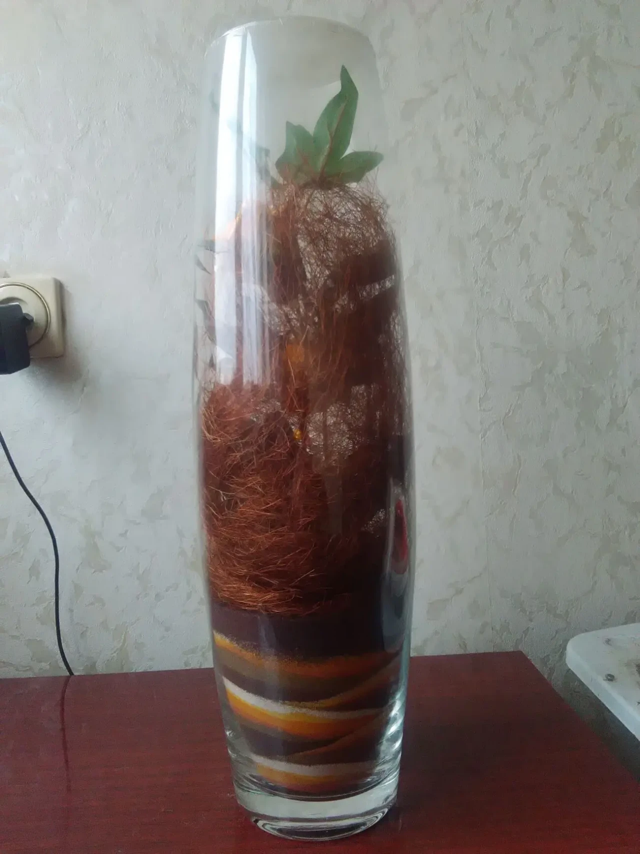 Ваза с икебаной из трех роз. 3